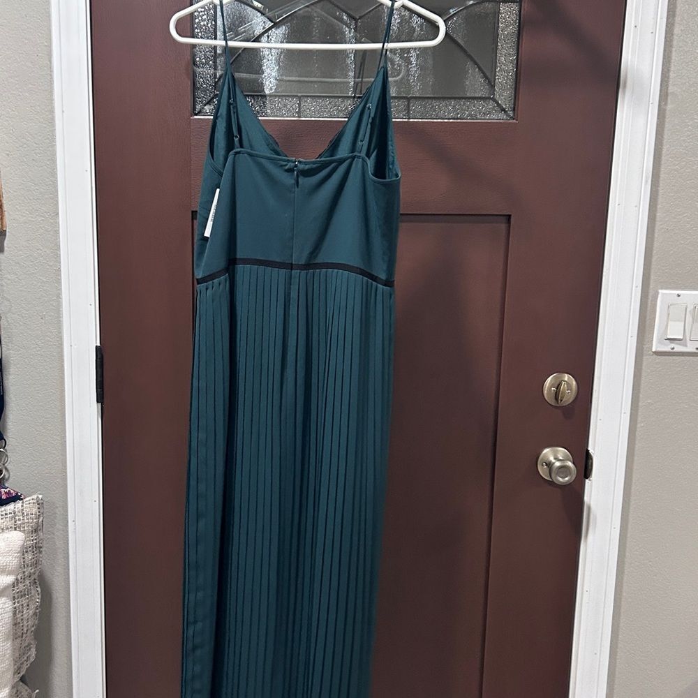 New Collection spaghetti-strap pleated midi dress - Picture 4 of 5